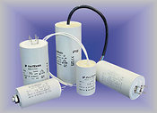 Kondensaattori 1,5 µF - Kondensaattorin tarkat tuotetiedot ja mitat kondensaattorin sivun lisätietoja-linkistä.